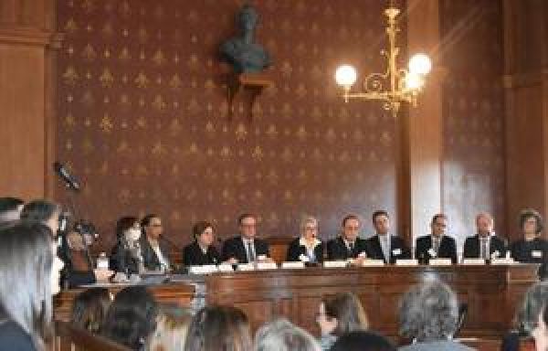 audience solennelle